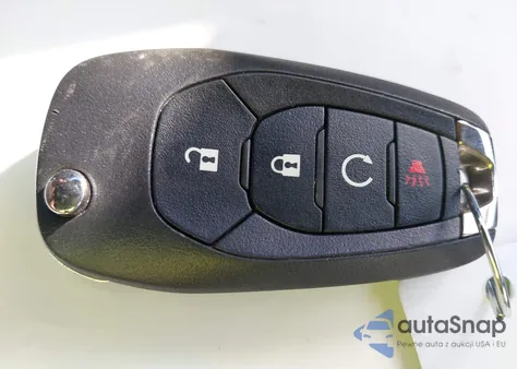 2025 Chevrolet Trax Fwd 1Rs from USA, damaged, VIN KL77LGEPXSC094083